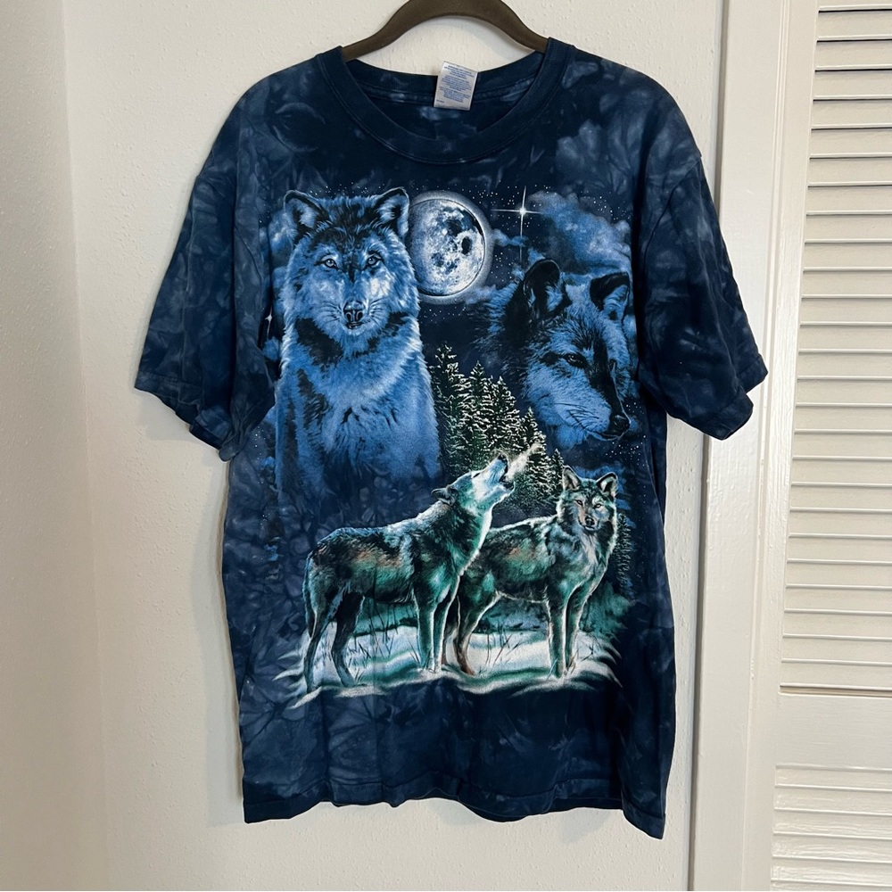 Wolf Graphic Tee